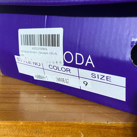 Women’s Moda, size 9 heels. Brand new. Color is a “nude” sparkle color. - Picture 2 of 6